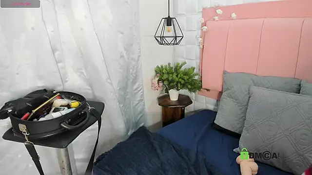  Victoria milf  online show from April 17, 8:00 pm