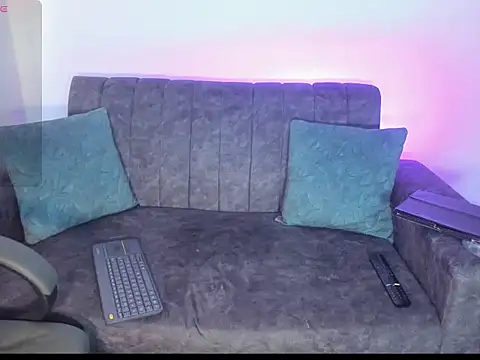 velmoon online show from February 25, 6:08 pm