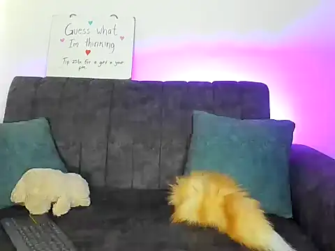 velmoon online show from March 2, 6:15 pm