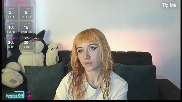 Snapshot of velmoon chatting on June 10, 6:42 pm velmoon online show from June 10, 6:42 pm