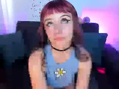 velmoon online show from March 6, 6:47 pm