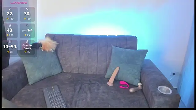 velmoon online show from April 8, 6:20 pm