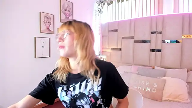 Maya-jhons online show from March 4, 11:51 am