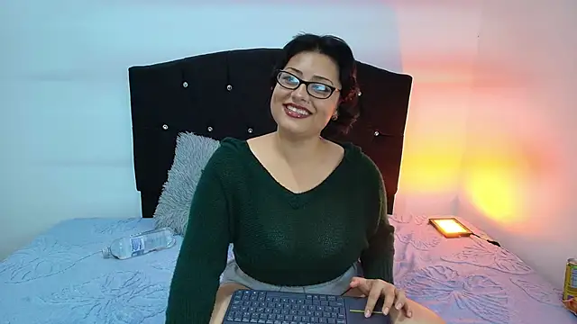 Snapshot of Angelic_17 chatting on February 22, 12:46 am Angelic 17 online show from February 22, 12:46 am