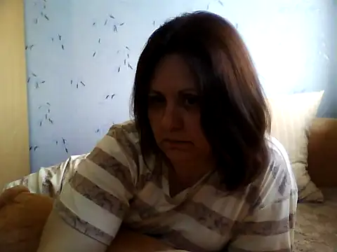 LockyCharm111 online show from June 24, 4:05 pm