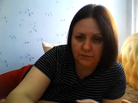 LockyCharm111 online show from July 29, 1:32 pm