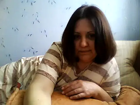 LockyCharm111 online show from April 22, 6:20 am