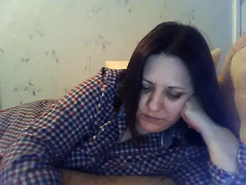LockyCharm111 online show from April 22, 6:25 pm