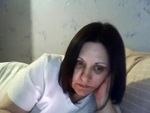 LockyCharm111 online show from April 5, 7:53 pm