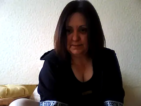 LockyCharm111 online show from March 19, 12:38 pm