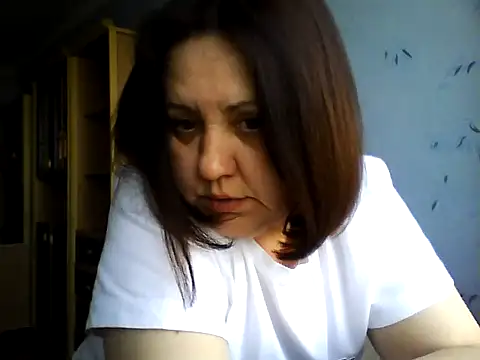 LockyCharm111 online show from April 24, 5:20 am