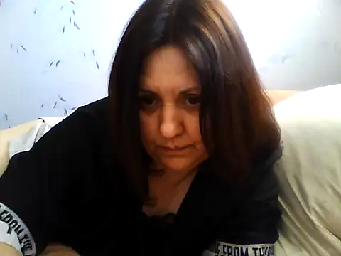 LockyCharm111 online show from April 4, 3:07 pm