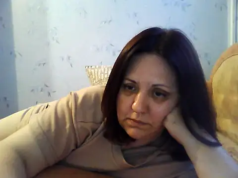 LockyCharm111 online show from June 12, 5:43 pm
