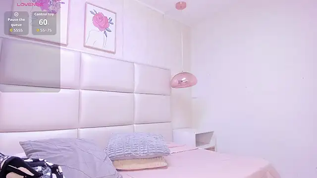 Xara u online show from March 23, 7:25 pm