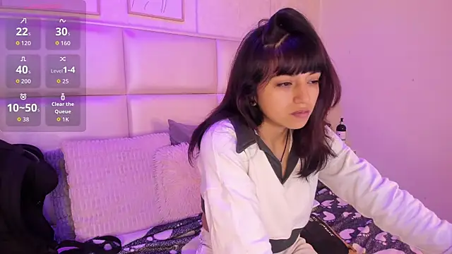 Snapshot of Xara_u chatting on April 23, 8:10 pm Xara u online show from April 23, 8:10 pm