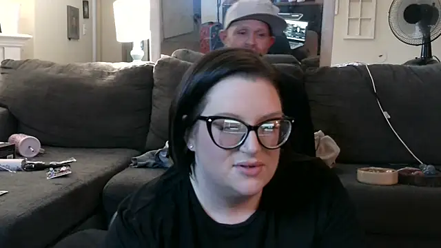 FreaksOffALeash3261 online show from February 13, 7:52 am