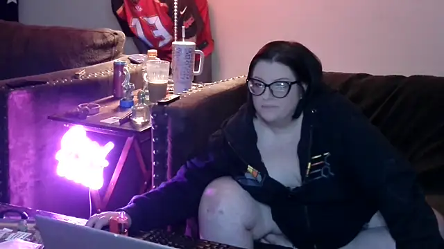 FreaksOffALeash3261 online show from February 23, 7:20 am