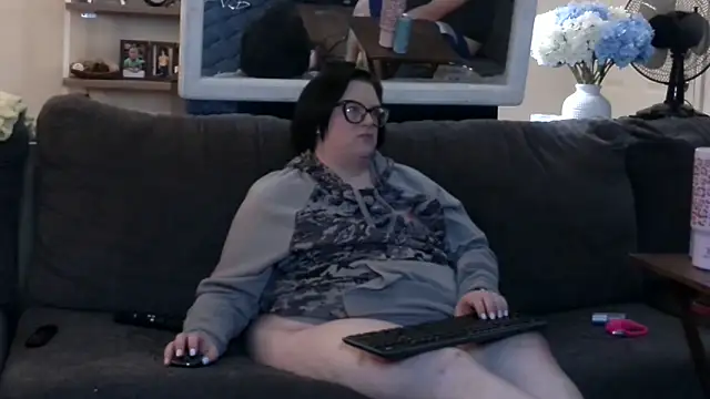 FreaksOffALeash3261 online show from February 16, 5:39 am