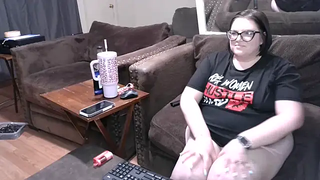 FreaksOffALeash3261 online show from February 20, 6:19 am