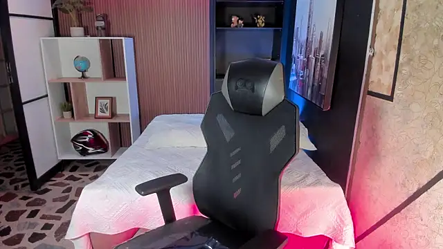 DulcePrince  online show from March 31, 1:35 pm