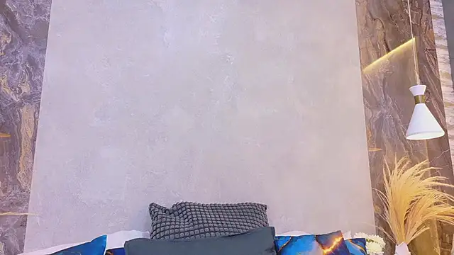 Hannah-Prada online show from February 17, 10:56 am