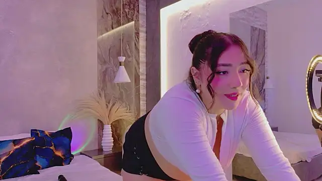 Hannah-Prada online show from February 12, 3:12 pm