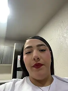 Snapshot of Hannah-Prada chatting on May 1, 11:37 am Hannah-Prada online show from May 1, 11:37 am