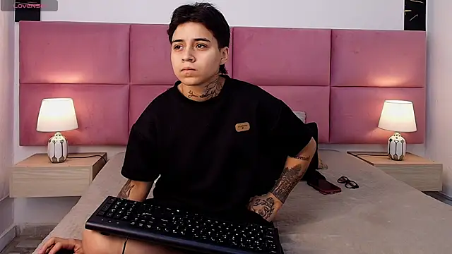 noah bellarose online show from April 14, 7:30 pm