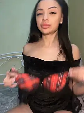 Snapshot of Layana_Ro chatting on February 21, 5:15 pm Layana Ro online show from February 21, 5:15 pm