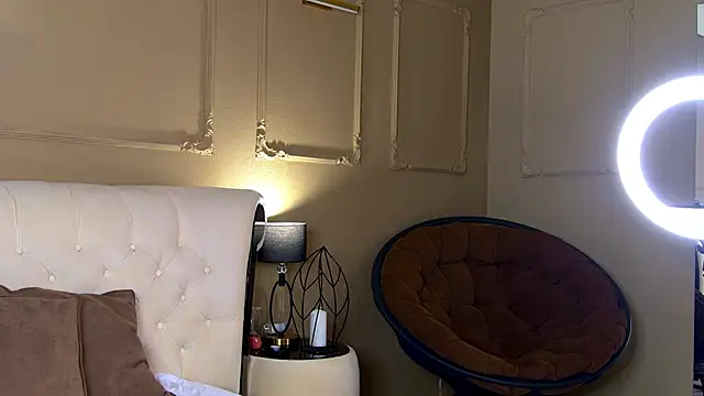 YourSweetArya online show from March 31, 4:09 pm