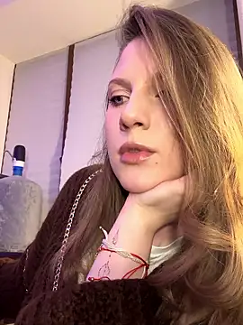 YourSweetArya online show from March 7, 3:50 pm