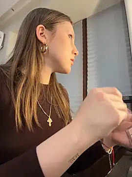 Snapshot of YourSweetArya chatting on February 14, 2:17 pm YourSweetArya online show from February 14, 2:17 pm