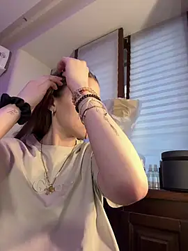 YourSweetArya online show from March 12, 2:54 pm