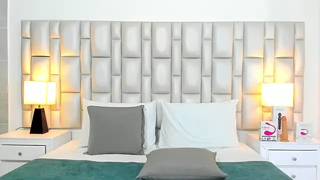 paola katy dicks online show from March 14, 1:39 pm