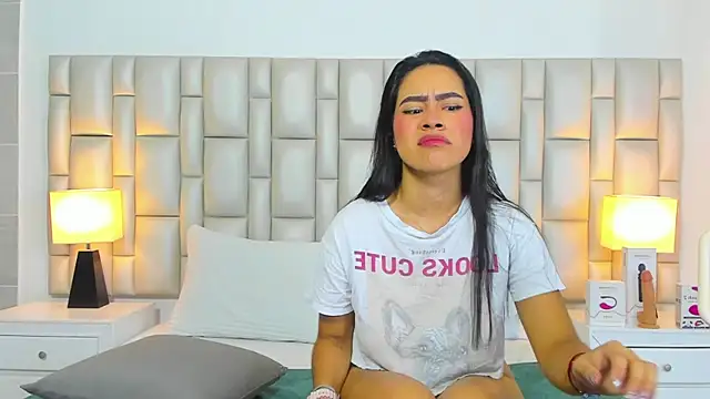 Snapshot of paola_katy_dicks chatting on November 1, 1:16 pm paola katy dicks online show from November 1, 1:16 pm