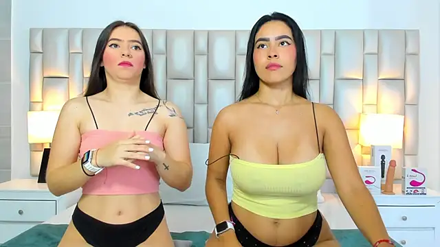 Snapshot of paola_katy_dicks chatting on January 17, 1:37 pm paola katy dicks online show from January 17, 1:37 pm