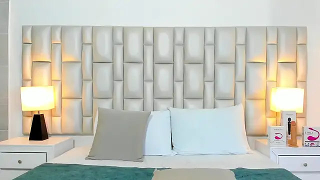 Snapshot of paola_katy_dicks chatting on January 7, 7:41 pm paola katy dicks online show from January 7, 7:41 pm