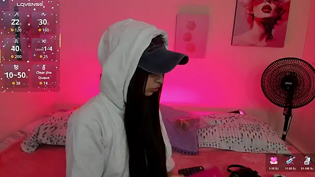 Snapshot of AnnyCotton chatting on July 9, 7:35 pm AnnyCotton online show from July 9, 7:35 pm