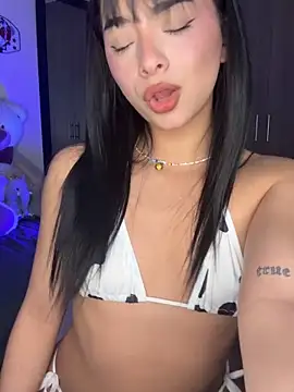 LARIISSAEVANS online show from April 8, 10:22 pm