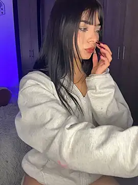 LARIISSAEVANS online show from March 26, 4:44 am