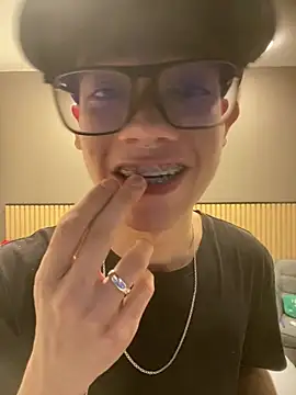 Snapshot of Santi_Princex chatting on May 3, 3:55 am Santi Princex online show from May 3, 3:55 am