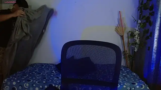 eithan jonnes online show from March 19, 9:37 pm