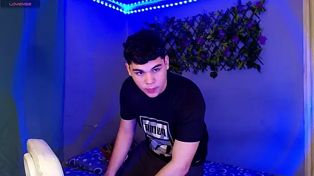 eithan jonnes online show from March 30, 10:33 pm