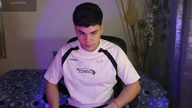 eithan jonnes online show from March 8, 6:33 pm