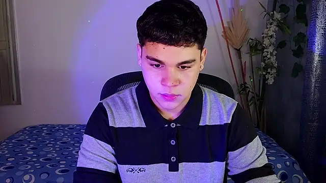 eithan jonnes online show from March 9, 7:06 pm