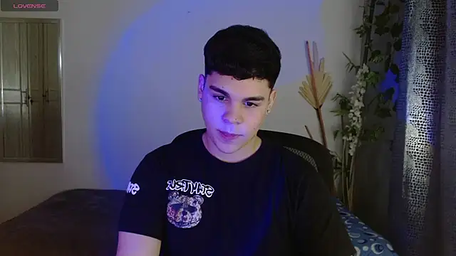 eithan jonnes online show from March 24, 8:42 pm