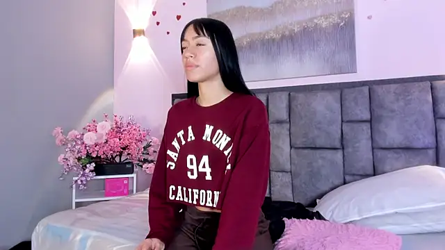 Snapshot of PeytonLouise chatting on February 22, 12:51 pm PeytonLouise online show from February 22, 12:51 pm