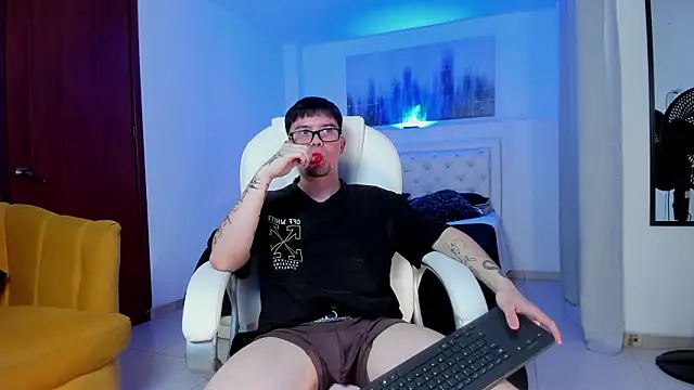 Snapshot of KaiStein chatting on February 11, 7:14 pm KaiStein online show from February 11, 7:14 pm