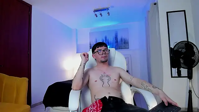 Snapshot of KaiStein chatting on February 13, 7:58 pm KaiStein online show from February 13, 7:58 pm