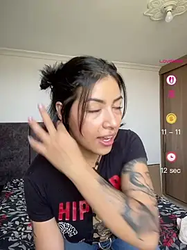 sara-jules online show from July 8, 4:18 pm